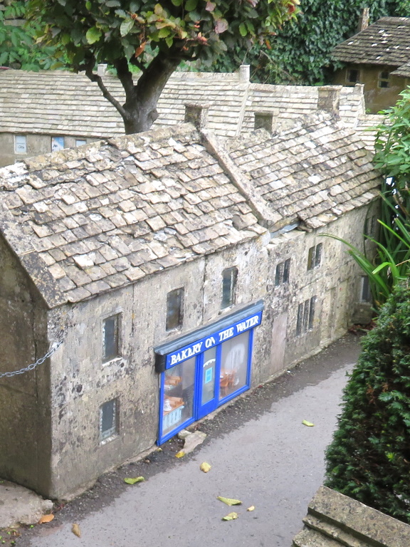 Bourton-on-the-Water - The Bakery on the Water