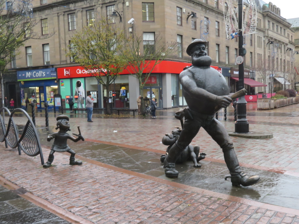 Dundee - Desperate Dan Statue