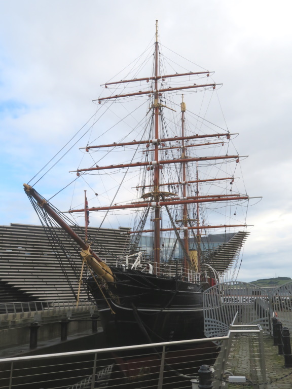 Dundee - RRS Discovery
