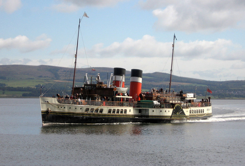 The PS Waverley setting out from Custom House Quay