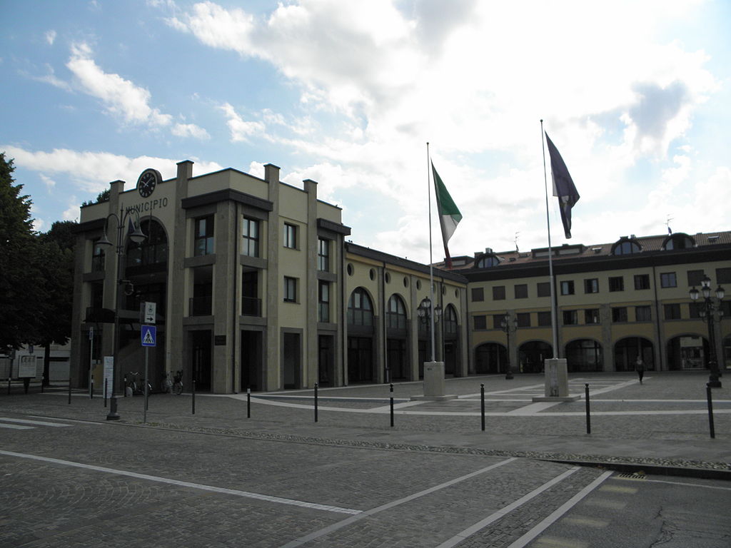 Quarto d'Altino, la Palazzina municipale e Piazza San Michele