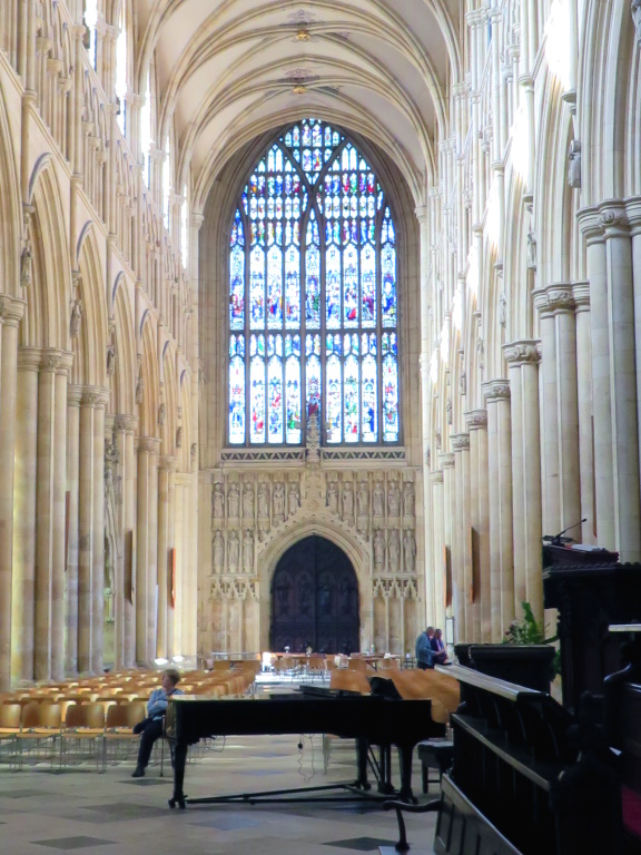 Beverley Minster - INT. DAY