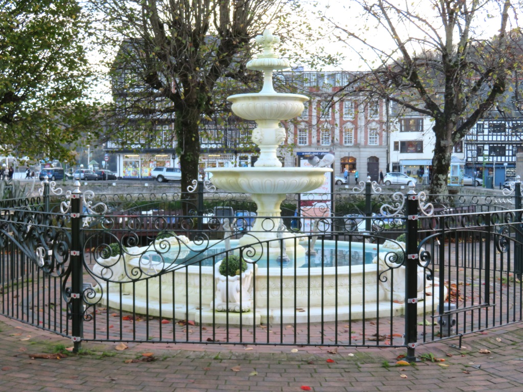 Dartmouth - Queen Vic Fountain