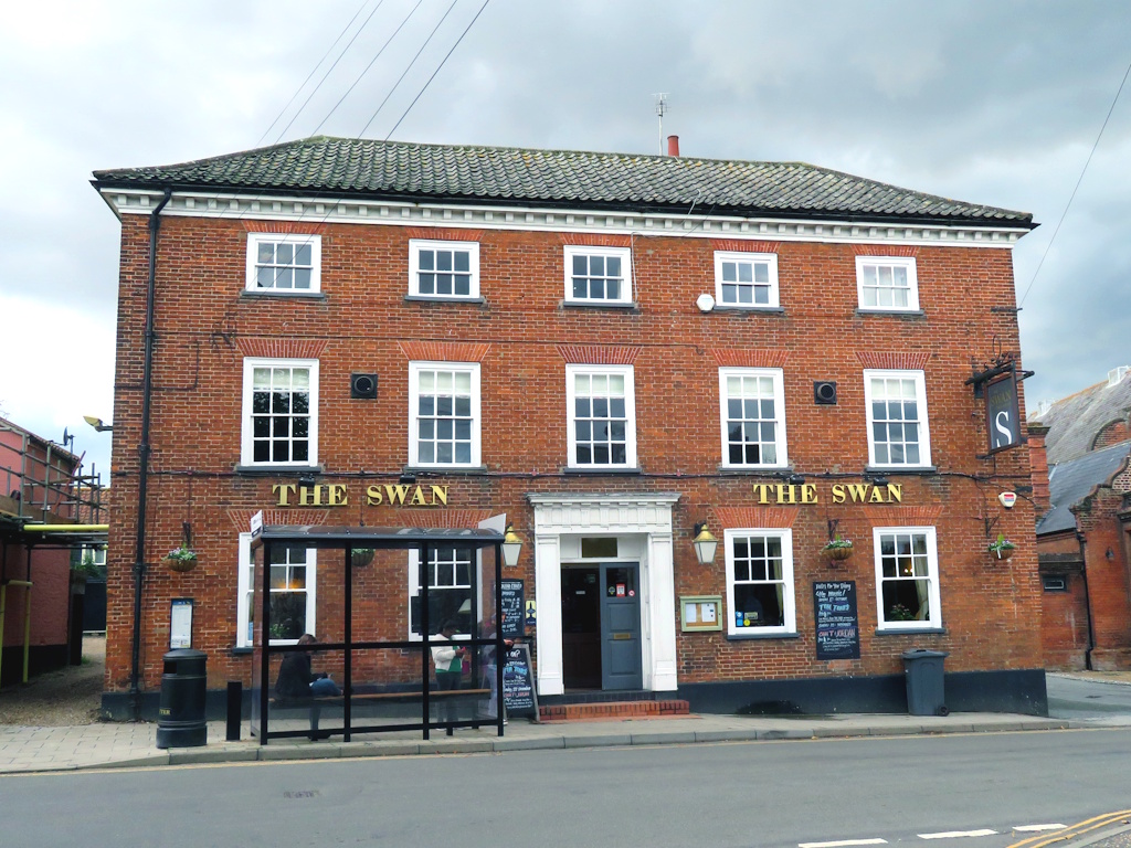 Loddon - The Swan