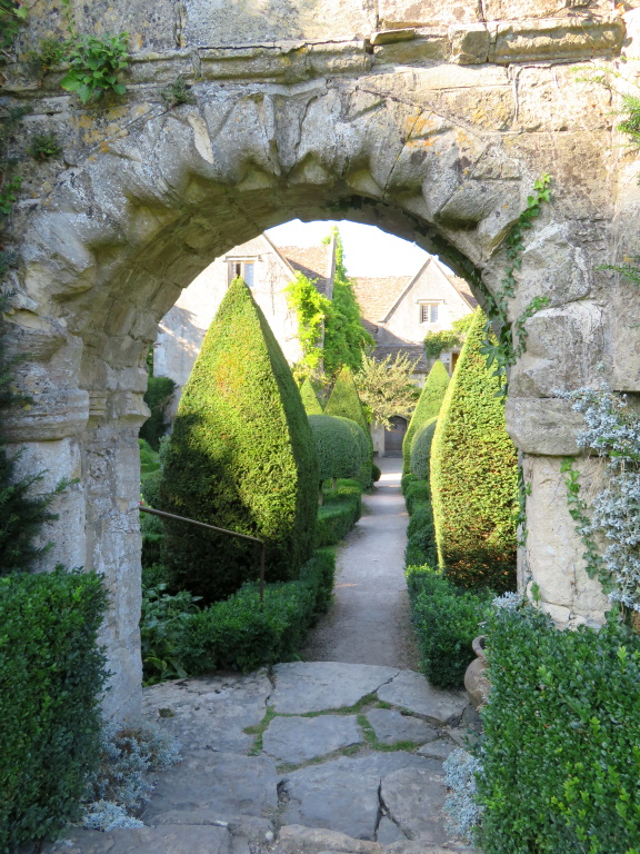 Malmesbury - Abbey House Gardens