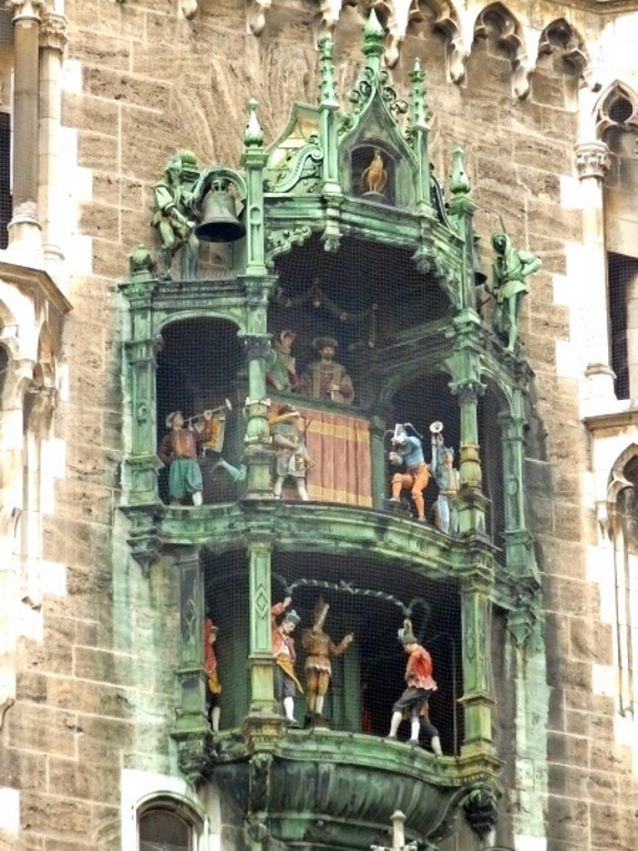 Munich Altstadt - Das Neues Rathaus Glockenspiel