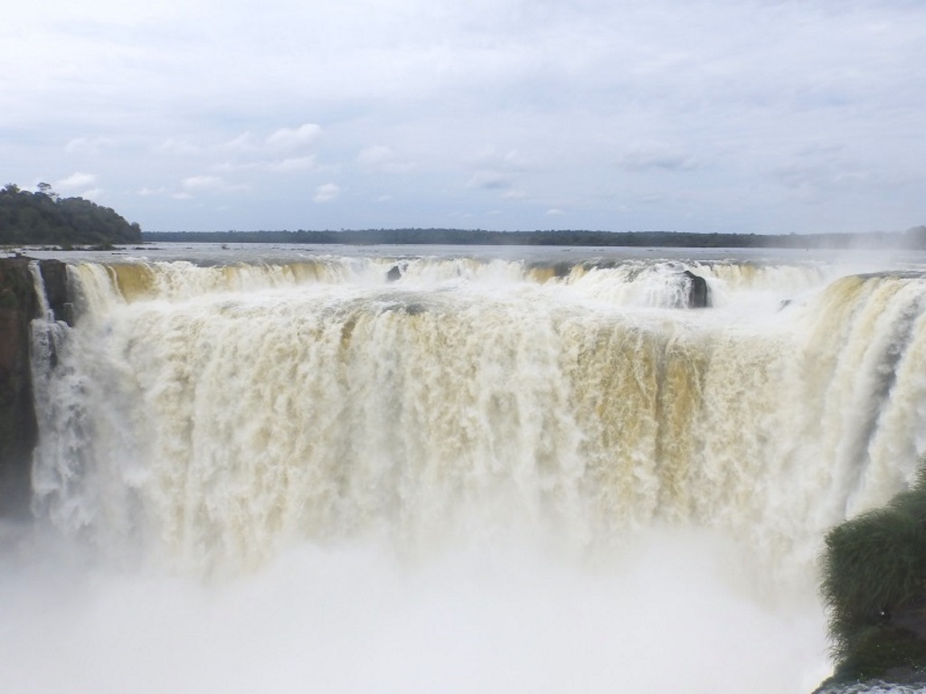 Iguazú Falls - La Garganta del Diablo