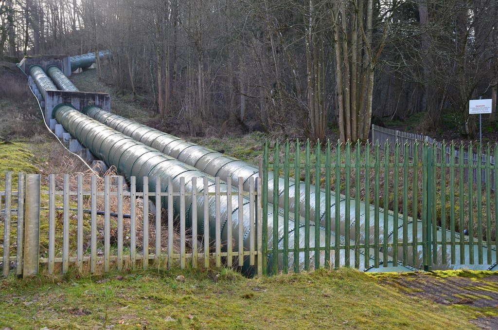 Water pipes between Bonnington Linn and the power station